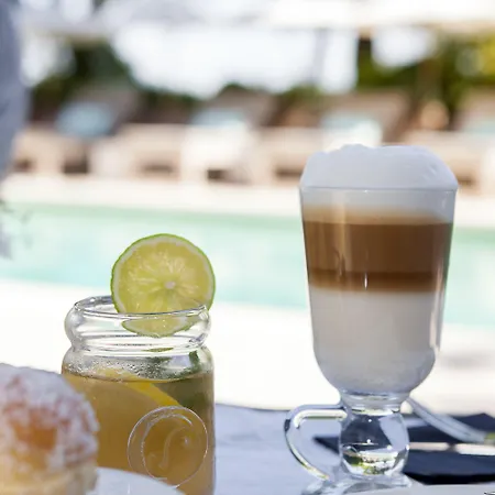 ラ バスティード ダントワーヌ 4* サントロペ