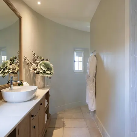 호텔 La Bastide D'antoine 4*