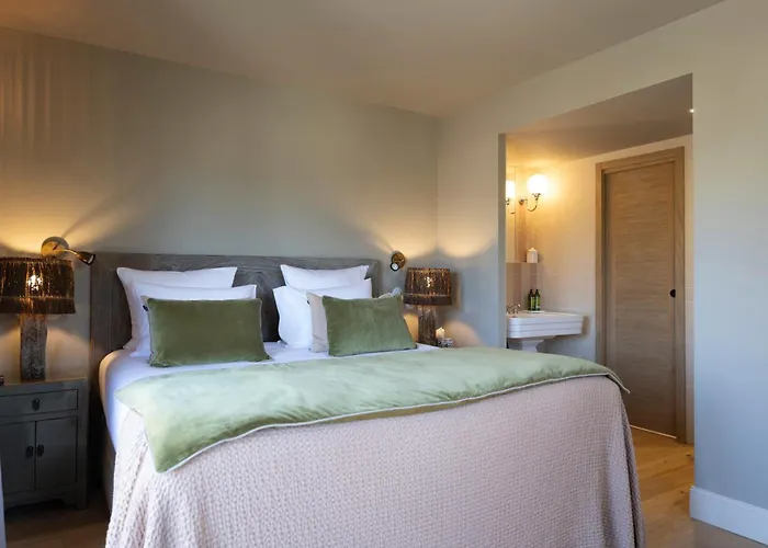 Hotel La Bastide D'antoine 4*