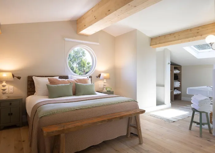 Hotel La Bastide D'antoine 4*