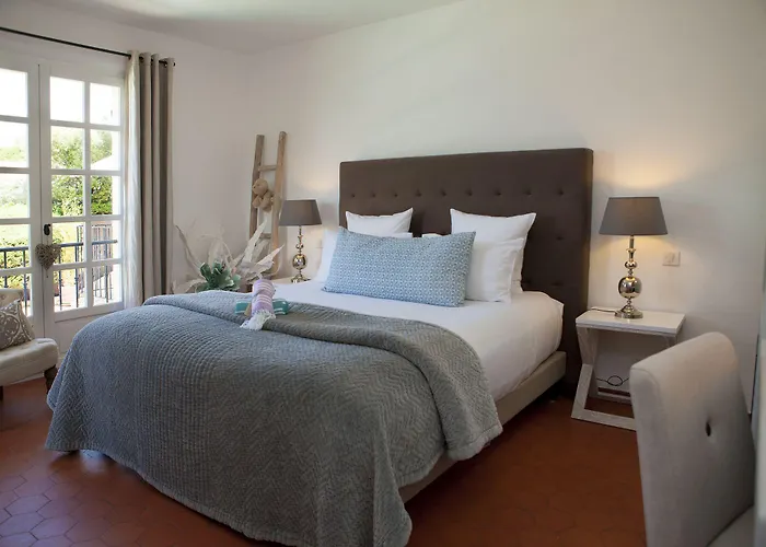 Hotel La Bastide D'antoine 4*